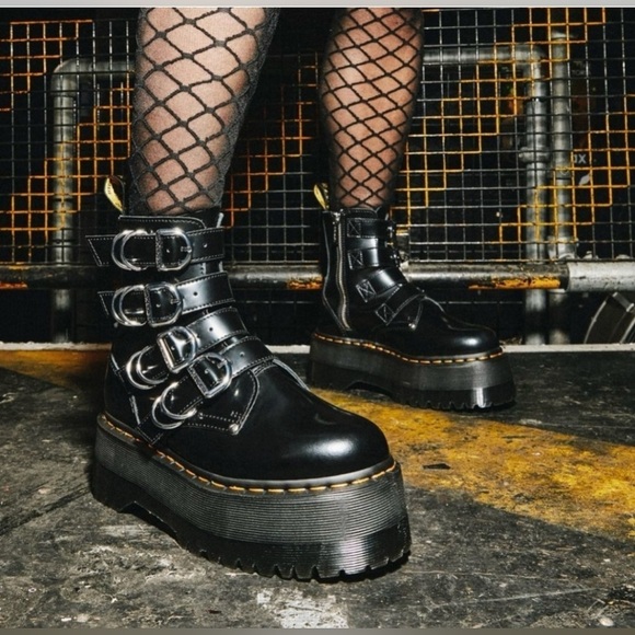 ✨HOST PICK✨✅💎Women’s Rare Dr Martens Jadon Max Hardware  Biker Boots - Picture 9 of 15